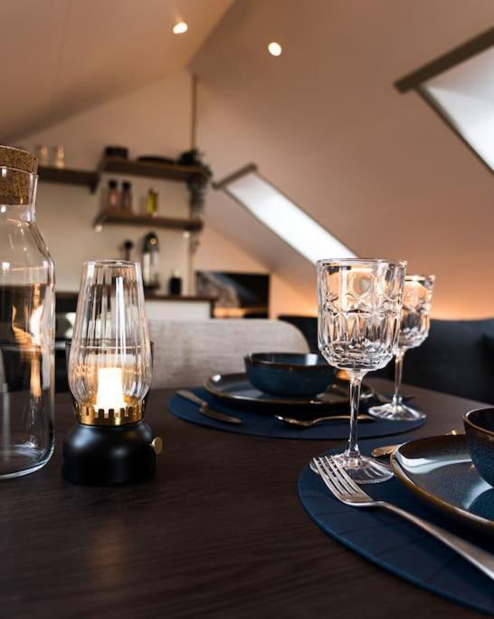 Appartamento Scenic Penthouse - Ocean View & Skylight Windows Siglufjordur Esterno foto