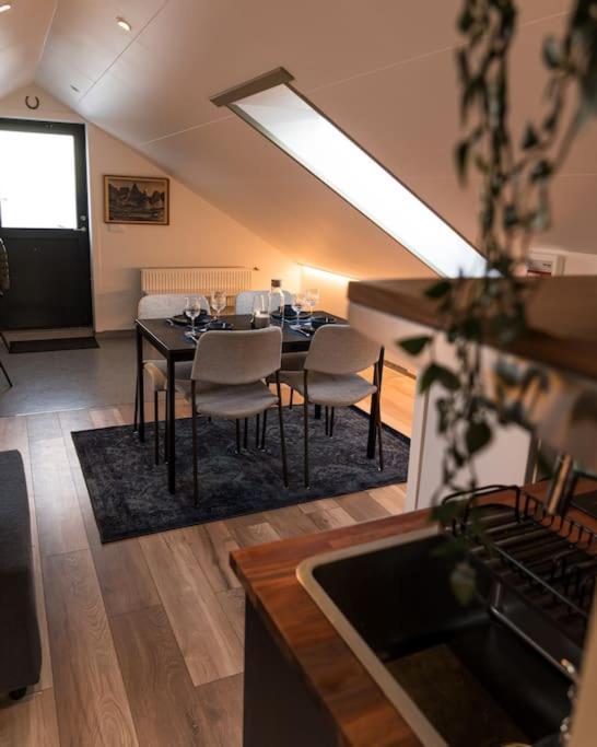 Appartamento Scenic Penthouse - Ocean View & Skylight Windows Siglufjordur Esterno foto