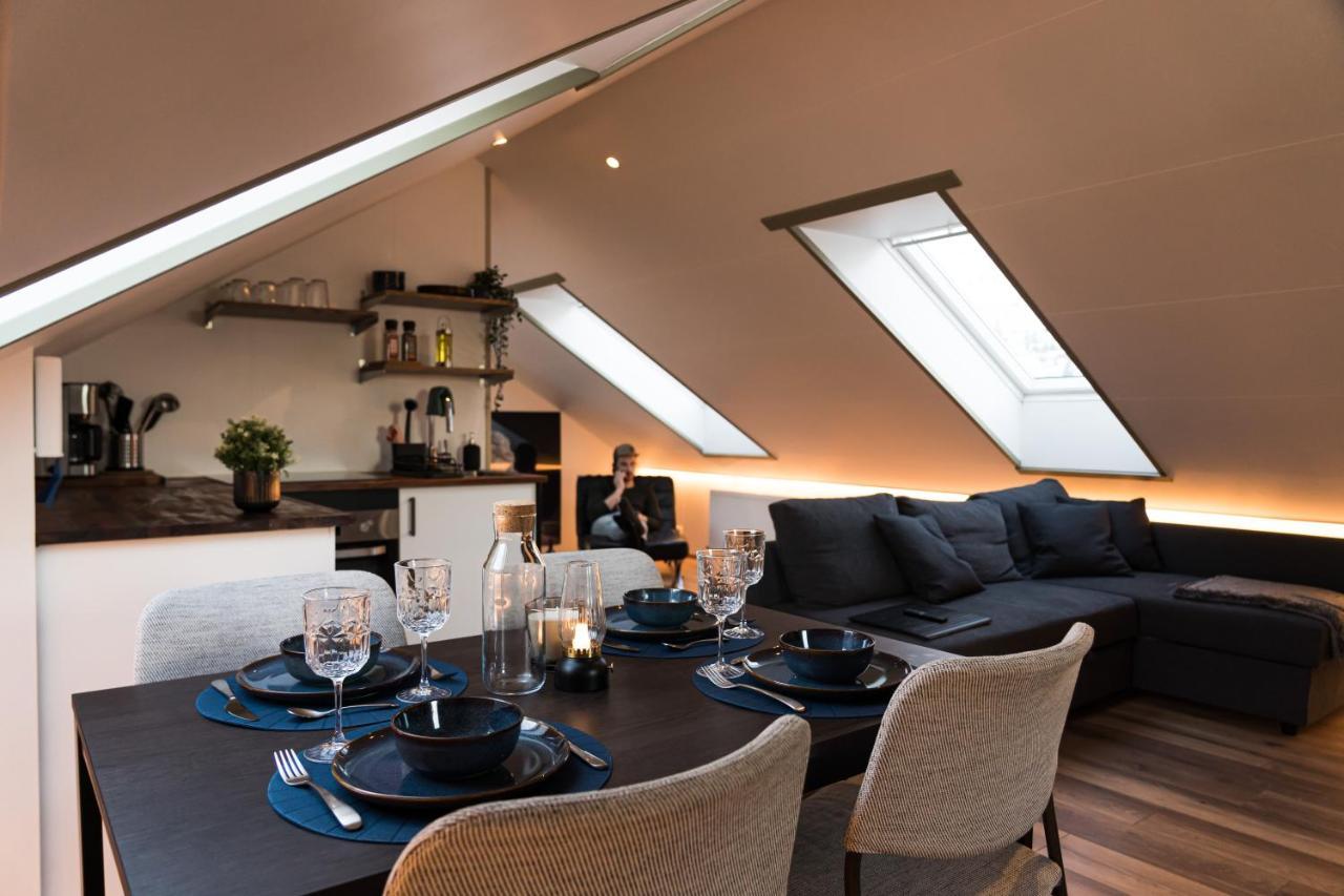 Appartamento Scenic Penthouse - Ocean View & Skylight Windows Siglufjordur Esterno foto
