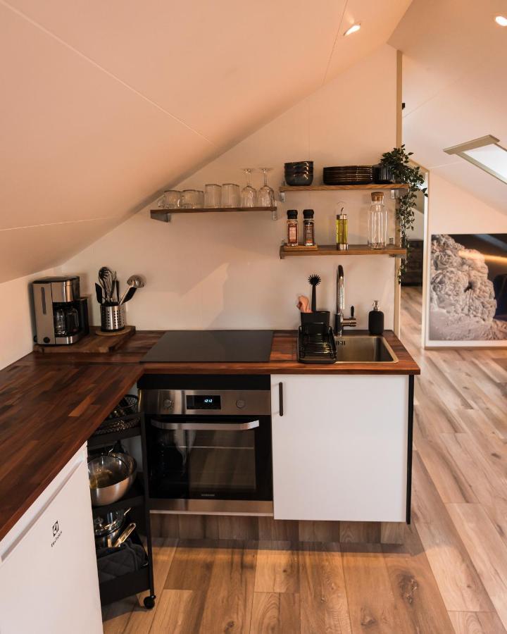 Appartamento Scenic Penthouse - Ocean View & Skylight Windows Siglufjordur Esterno foto